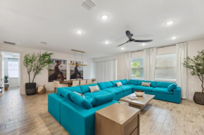 Modern 5BR Getaway, PS5 & Board Games - Port St. Lucie, Florida